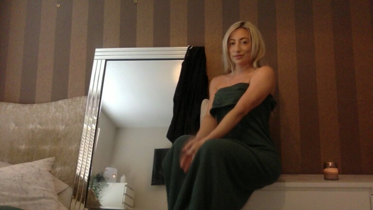 PlayfulJasmine's Streamate show and profile