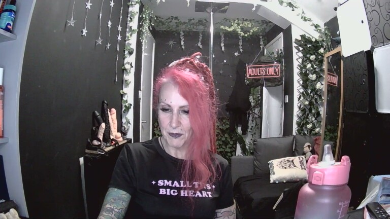 SkySparks's Streamate show and profile