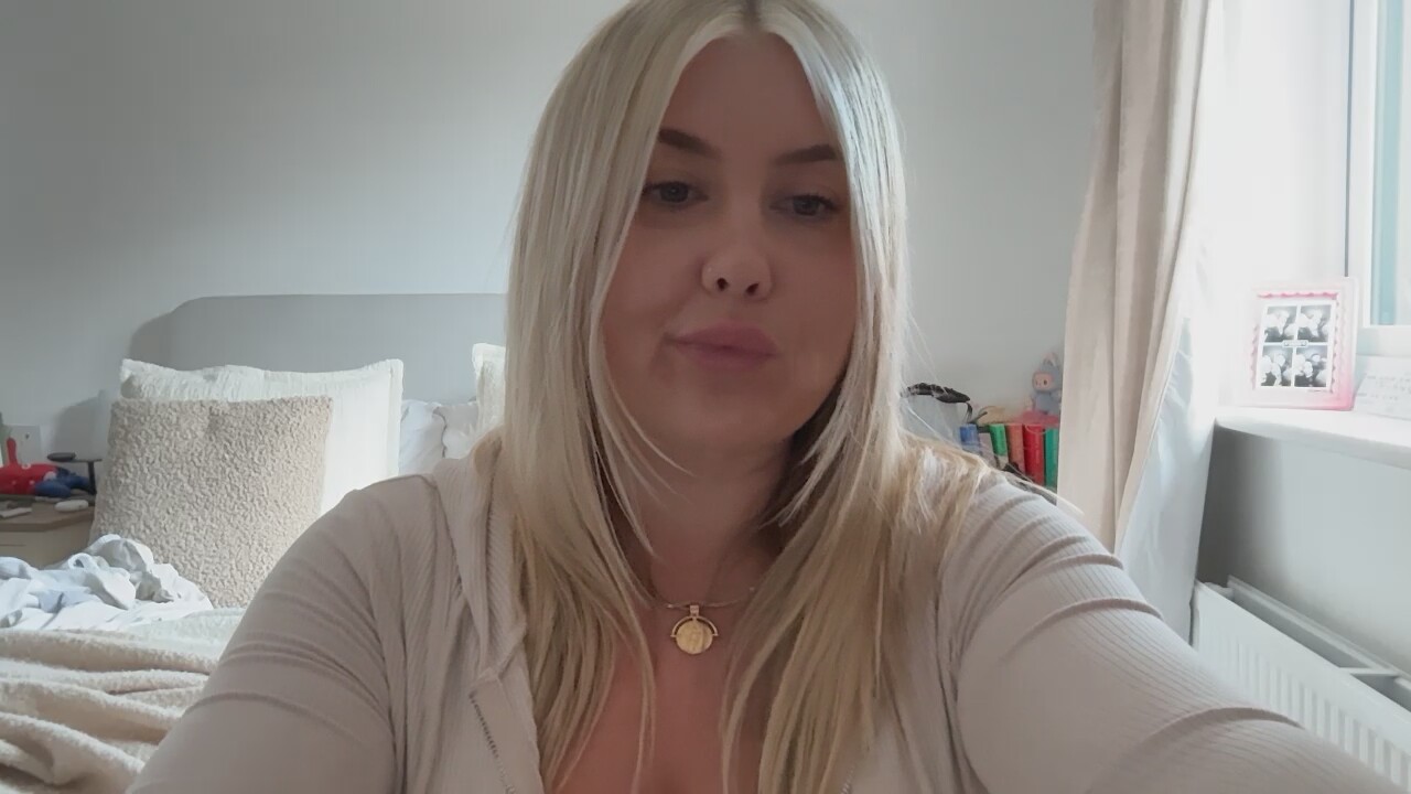 PeachyPolUK